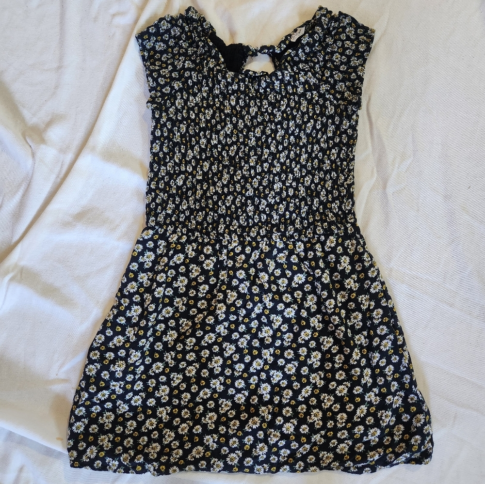 Abercrombie Kids Daisy Floral Smocked Dress Black White Size 15/16